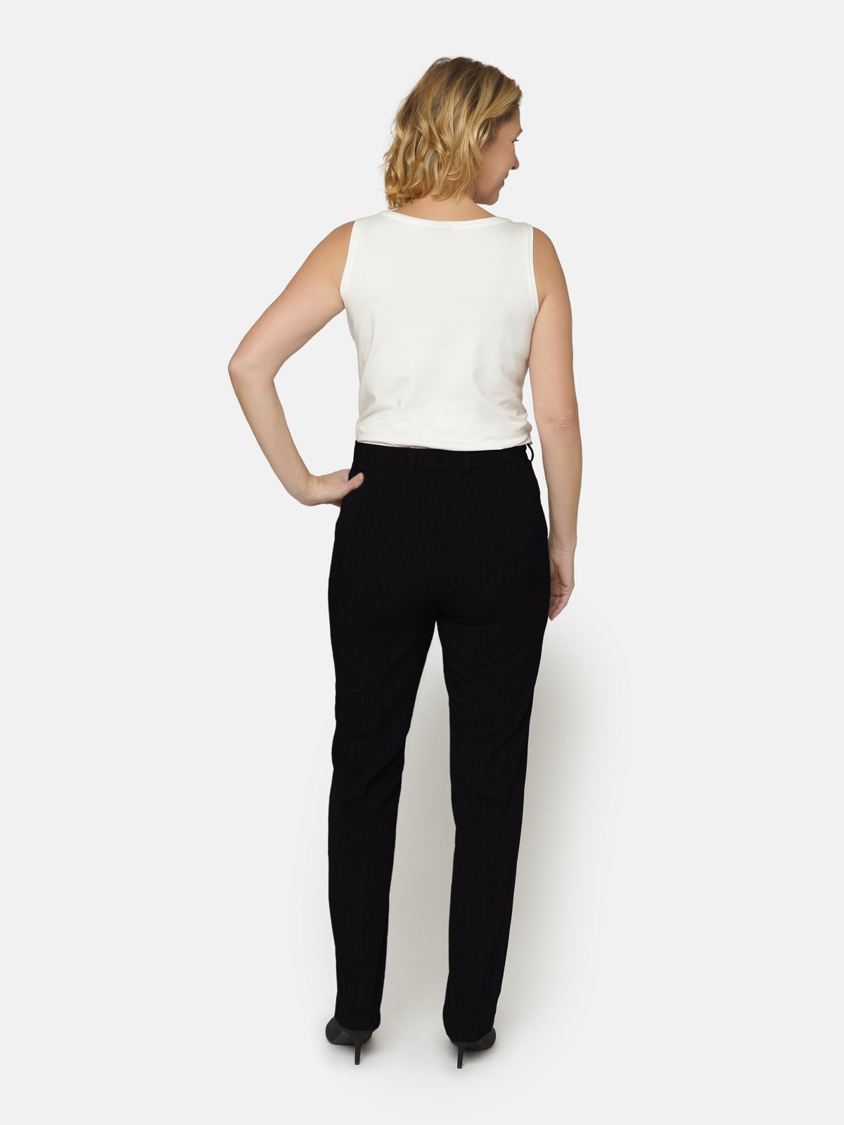 Sara Bukser - Sort - Klassisk Fit - Lynlåslommer
