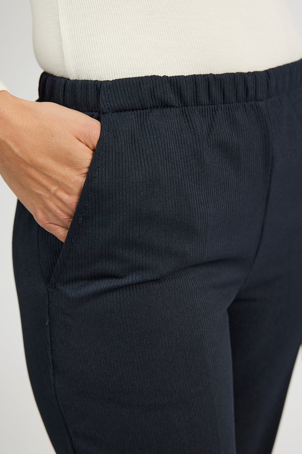 Anna Bukser - Navy - Regular Fit - Elastik i Taljen