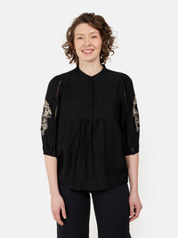 Bluse - Sort - Broderie Detalje