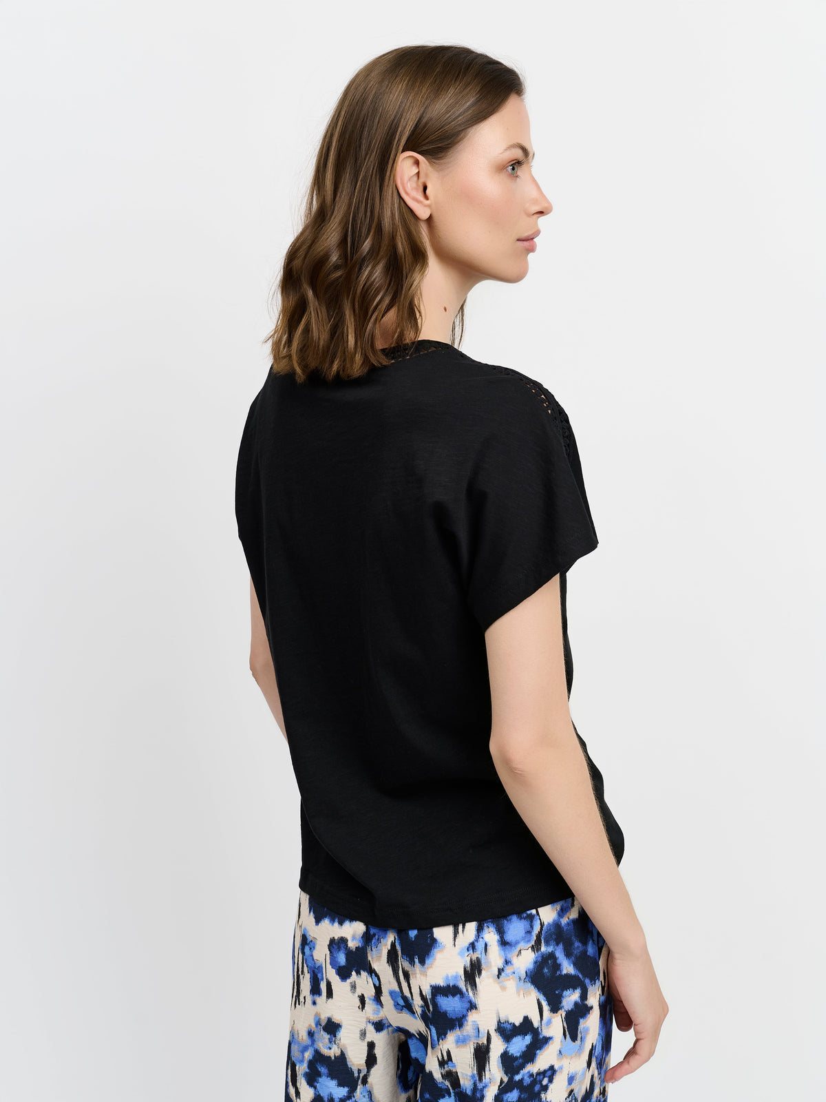 T-shirt - Sort - Broderi
