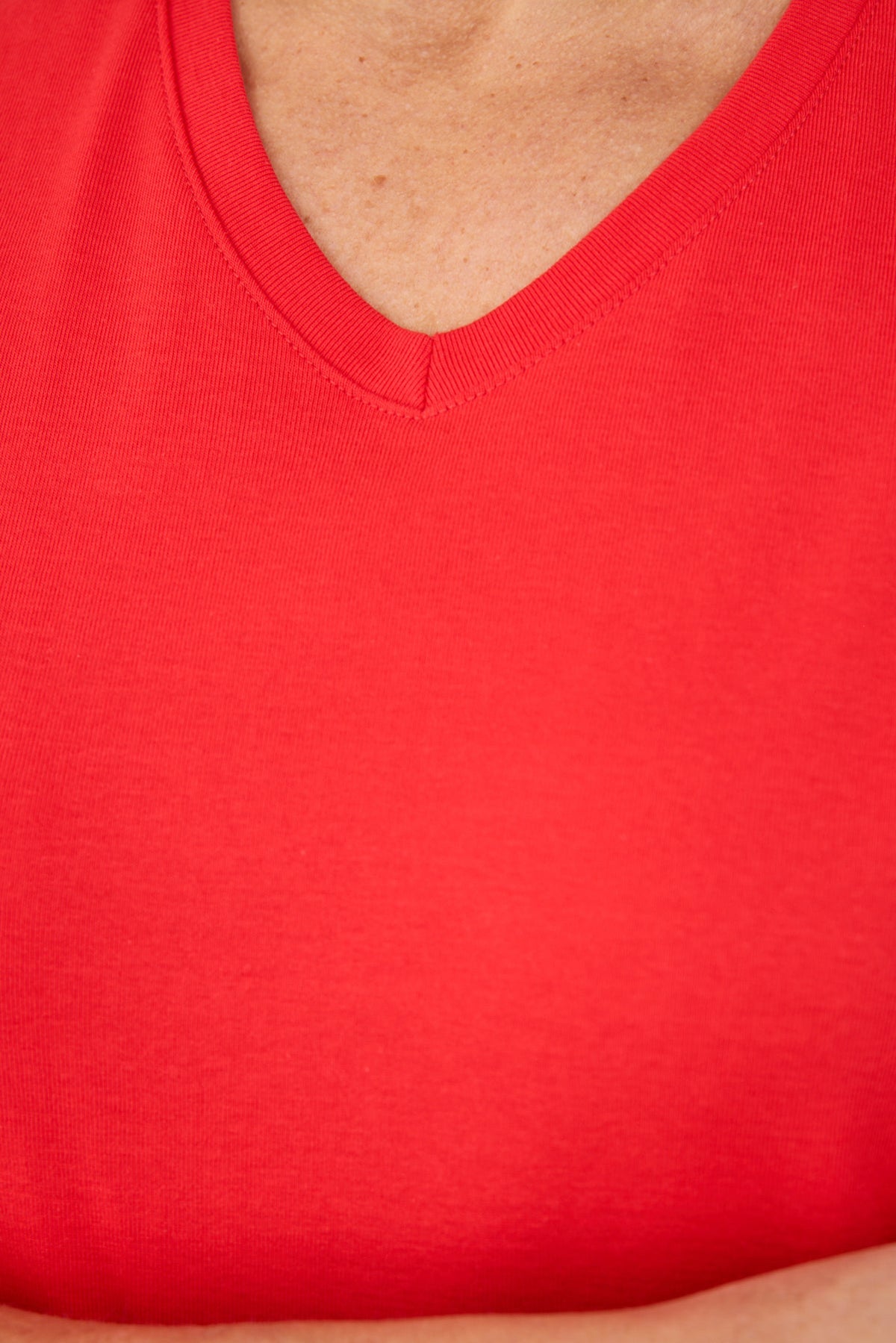 Basis T-shirt - Rød - V-Hals