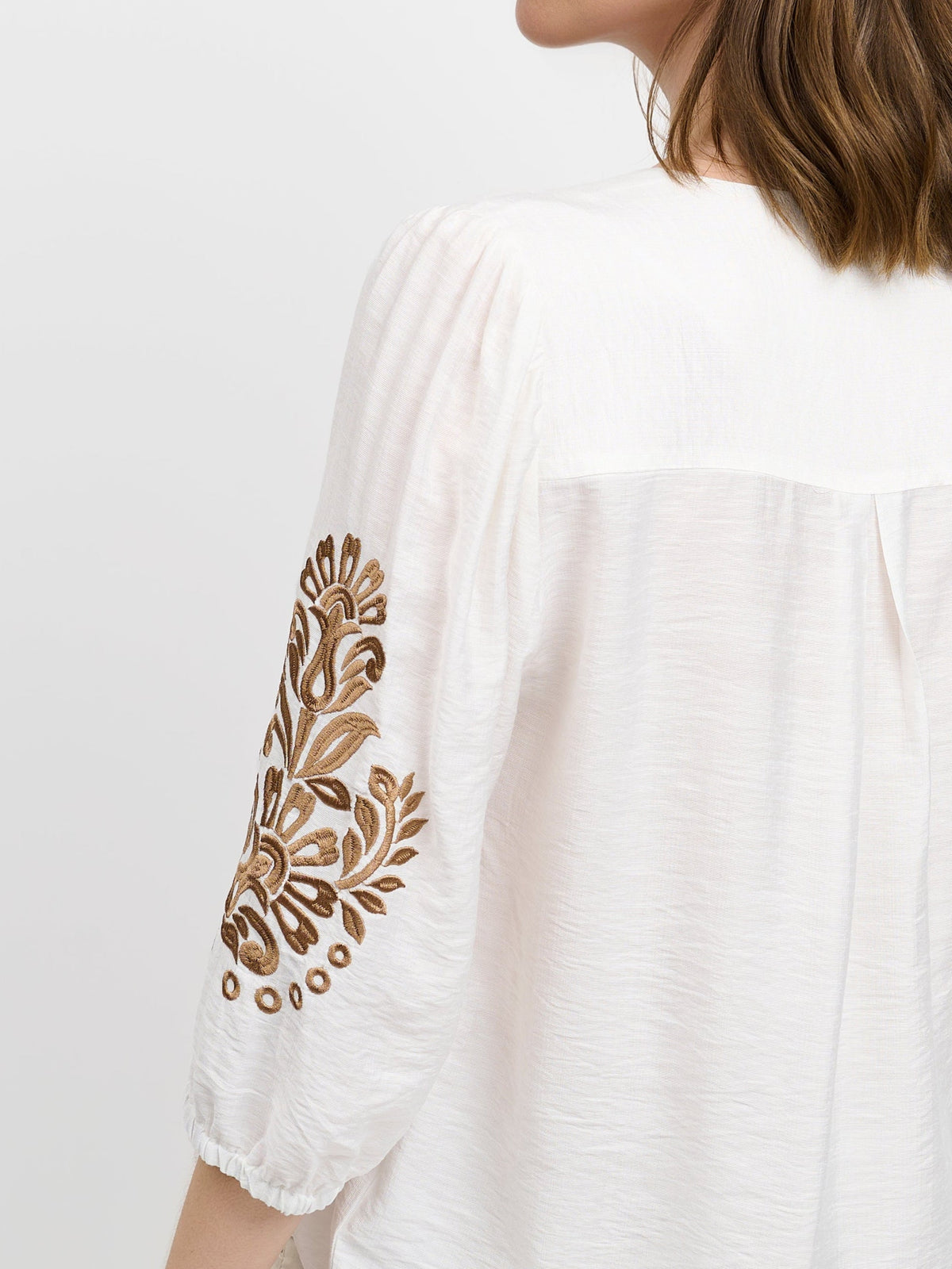 Bluse - Råhvid - Broderie Detalje