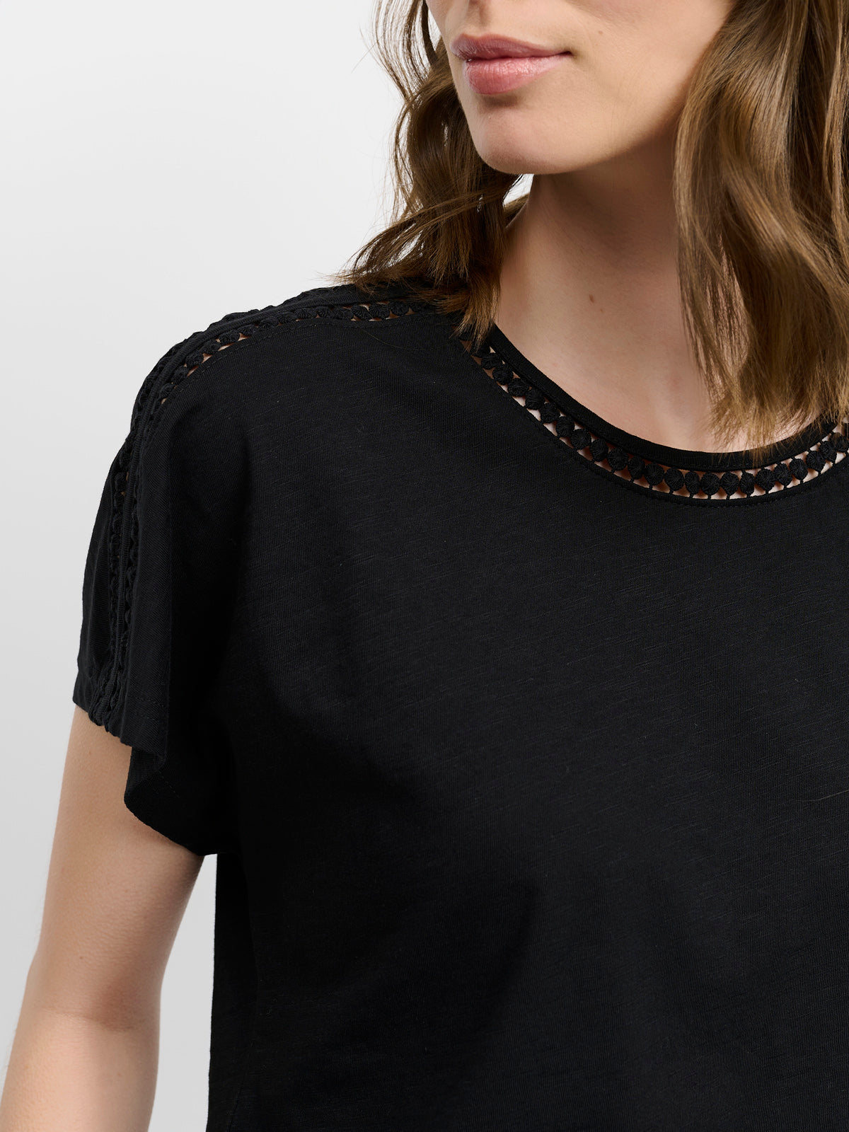 T-shirt - Sort - Broderi
