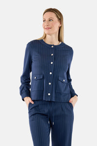 Let Jakke - Navy - Stribet med Knaplukning