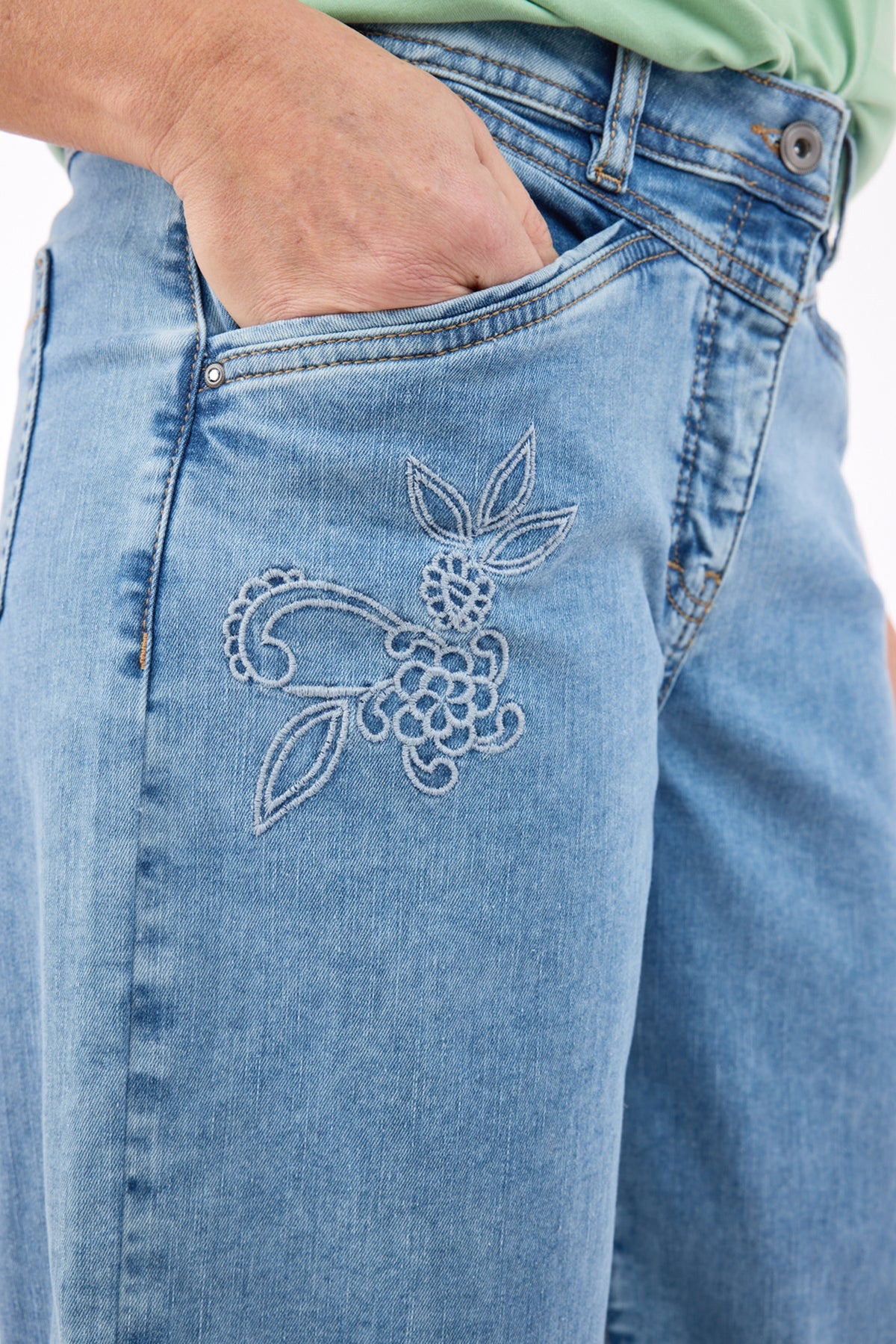 Capri Jeans - Blå - Broderidetalje