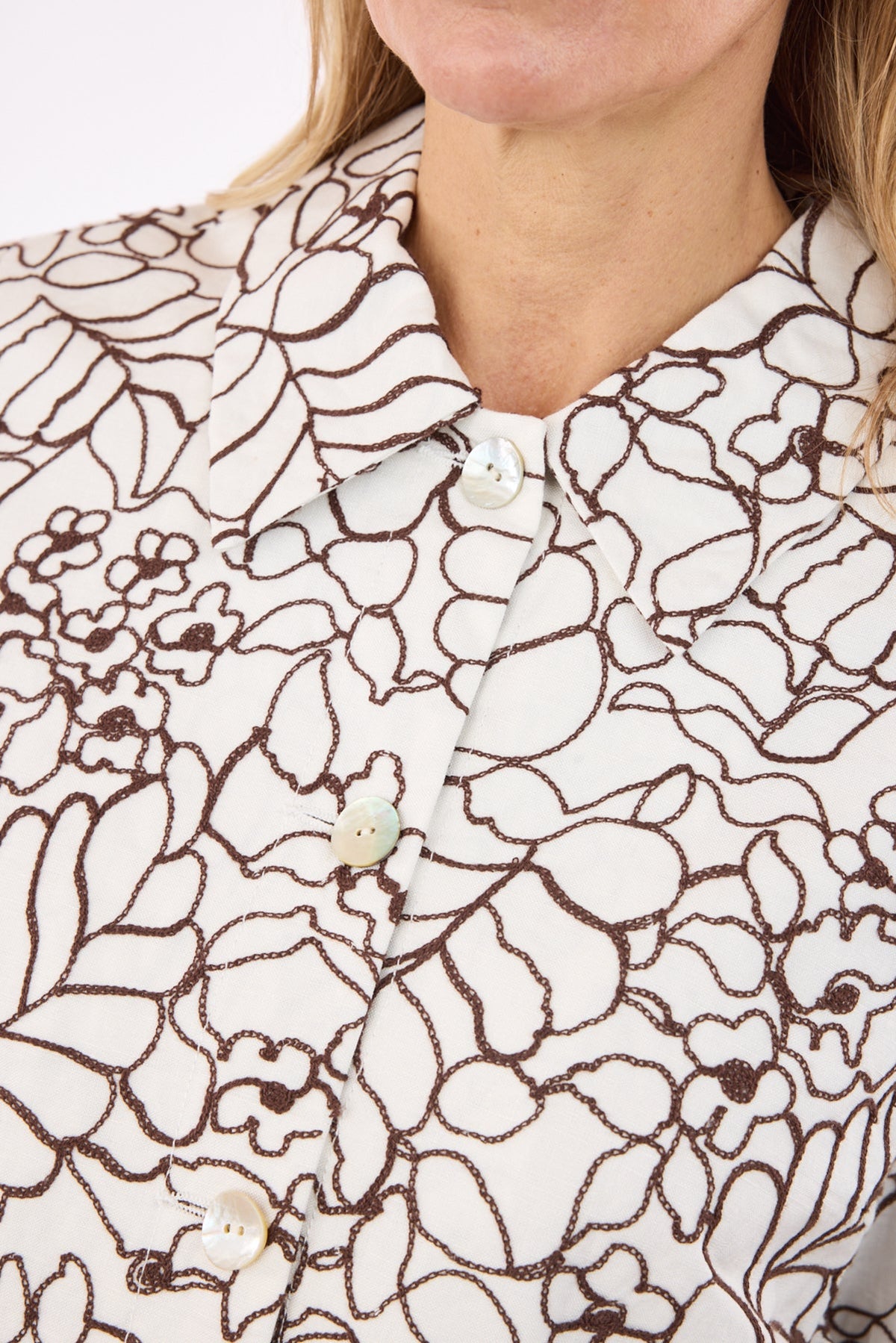 Let Jakke - Råhvid - Broderet Blomsterprint
