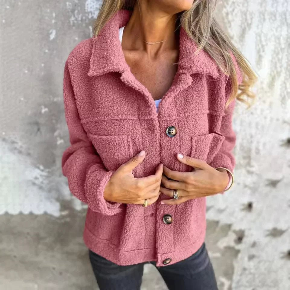 Emma | Sherpajakke med knaplukning